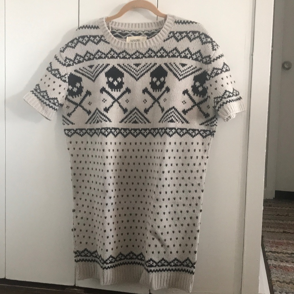 Elevenparis Shortsleeved Skull Sweater